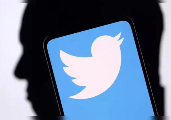 Twitter is now giving you tik-tok/reels like vertical videos on the feed